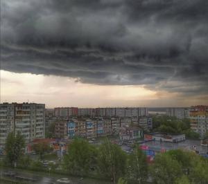 Шквалистый ветер, грозы, град. В Хакасии объявлено штормовое предупреждение!