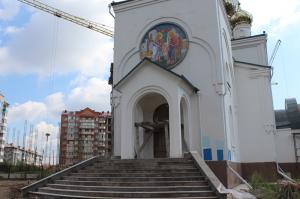 В Абакане начали благоустраивать территорию Благовещенского храма