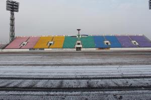 В Абакане заливают главный городской каток