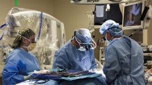 В хирургическом корпусе республиканской больницы начался приём пациентов