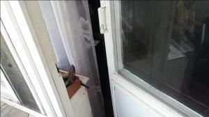 Одинокая пенсионерка из Саяногорска провела ночь на запертом балконе