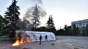 Антипрививочника-поджигателя в Хакасии заключили под стражу на 2 месяца