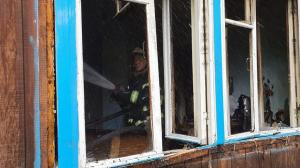 Часы стали причиной пожара в абаканском бараке