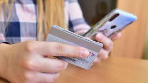 Жительница Хакасии «подарила» мошенникам более полумиллиона рублей