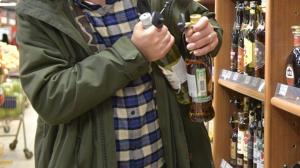 В Абакане задержали мужчину, подозреваемого в кражах с привлечением ребёнка