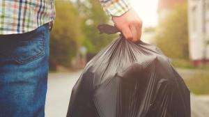 Больше 100 тысяч рублей вернули жителям Боградского района за вывоз мусора