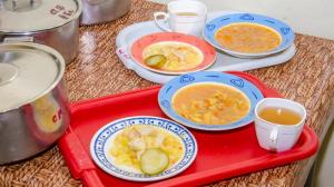 Две трети школ Хакасии нарушают нормы качества и безопасности питания детей