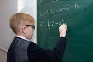 Школьники Хакасии сегодня снова сели за парты