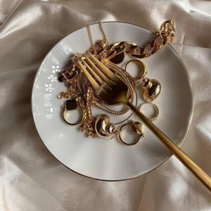 У жительницы Саяногорска подруга похитила украшения на сумму более 27 тысяч рублей