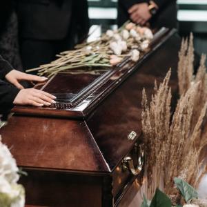 Электронные свидетельства о смерти начнут выдавать в России с 1 марта