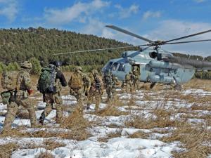 Тренировку по десантно-штурмовой подготовке провел спецназ Росгвардии в Хакасии