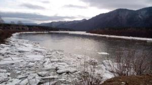 Лёд на водоёмах становится всё опаснее в Хакасии