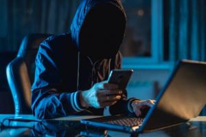 Черногорец хотел получить красивую улыбку, но вместо этого лишился 10 тысяч рублей