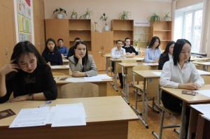 2360 школьников Хакасии успешно написали итоговое сочинение