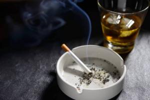 Десятки тысяч литров спирта и более 100 тысяч пачек сигарет изъяли из незаконного оборота за год в Хакасии