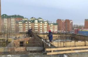 Строительство печально известной многоэтажки продолжается в Абакане