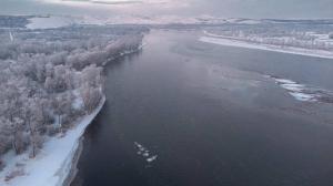Величественный Енисей во льдах запечатлела фотограф из Абакана