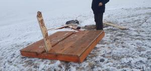 Вандалы разрушили рамку на горе Кюн Таг