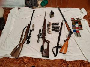 Оружие и более 200 патронов изъяли полицейские у жителей Ширинского района