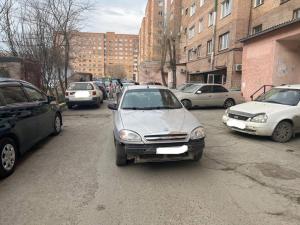 Ребёнок попал в больницу после столкновения с машиной в Абакане