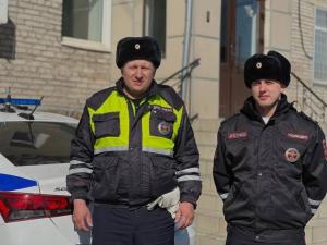 Автополицейские спасли женщину с инсультом в Хакасии