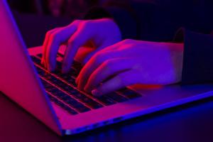 Порнографические фото детей отправлял житель Пермского края единомышленнику из Хакасии