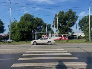 72-летняя женщина попала под машину сегодня в Абакане