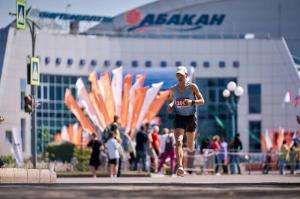 Денис Чертыков - бронзовый призер полумарафона в Новосибирске