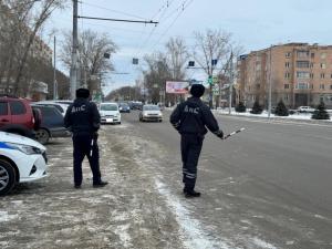 Абаканским водителям напомнили о правилах перевозки детей