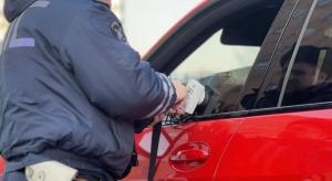 В Абакане останавливают тонированные автомобили