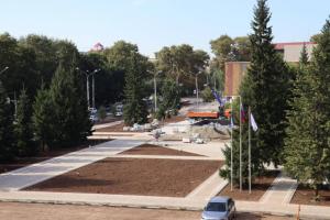 Работы на Театральной площади в Абакане идут к завершению