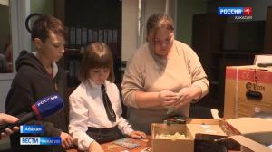 Виталина Тихонова, которая помогает бойцам СВО, передала на фронт иконы