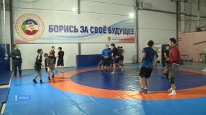 Сборная команда Хакасии по греко-римской борьбе готовится ко Всероссийским соревнованиям 