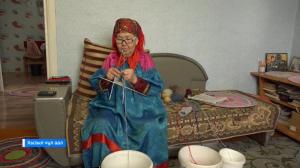 Валентина Абдина из аала Малый Кобежиков связала для бойцов СВО более 600 шерстяных носков