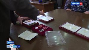 В администрации Абакана родственникам погибших бойцов вручили государственные награды 