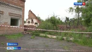 В Черногорске обрушилась стена заброшенного здания, есть пострадавшие