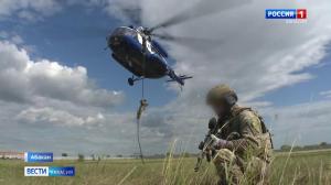 Каникулы с Росгвардией - детям показали работу спецназа