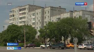 Родителей ребенка, который выпал из окна в Саяногорске, отправили под арест 