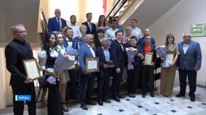 В правительстве чествовали ведущих работников спортивной отрасли 