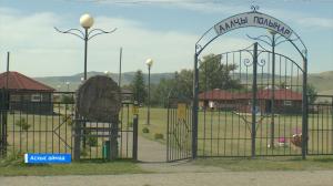 Реставраторы из Санкт-Петербурга работают над сохранением древнего изваяния 