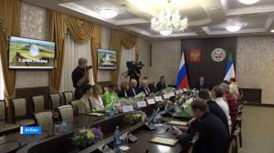 Глава Хакасии поздравил со Всемирным днём туризма