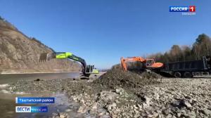 В районе Абазы началась расчистка и углубление русла реки Абакан
