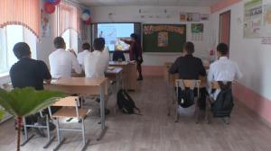 Чоным Чайааны. Школа в Нижней Базе