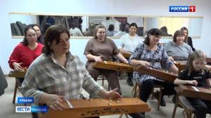 В Хакасии каждый может научиться играть на чатхане 