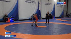 В Абакане прошли Всероссийские соревнования по греко-римской борьбе