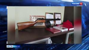 Поздравления с грядущим праздником принимают мужчины - сотрудники разных структур