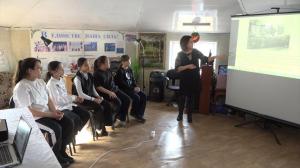 Ученики Есинской СОШ узнали историю Международного праздника 8 марта